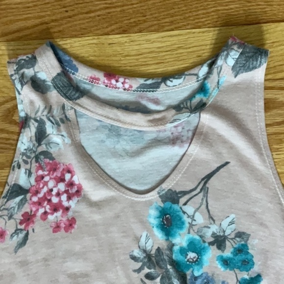 ALWAYS Anna Blush Floral Sleeveless Top - Picture 2 of 7